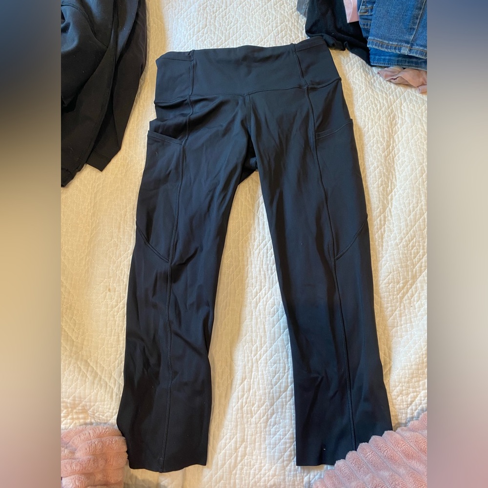 lululemon cropped black legginings